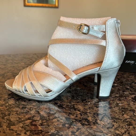 Easy Street silver satin Crissa heels NIB 6.5 - Picture 5 of 10